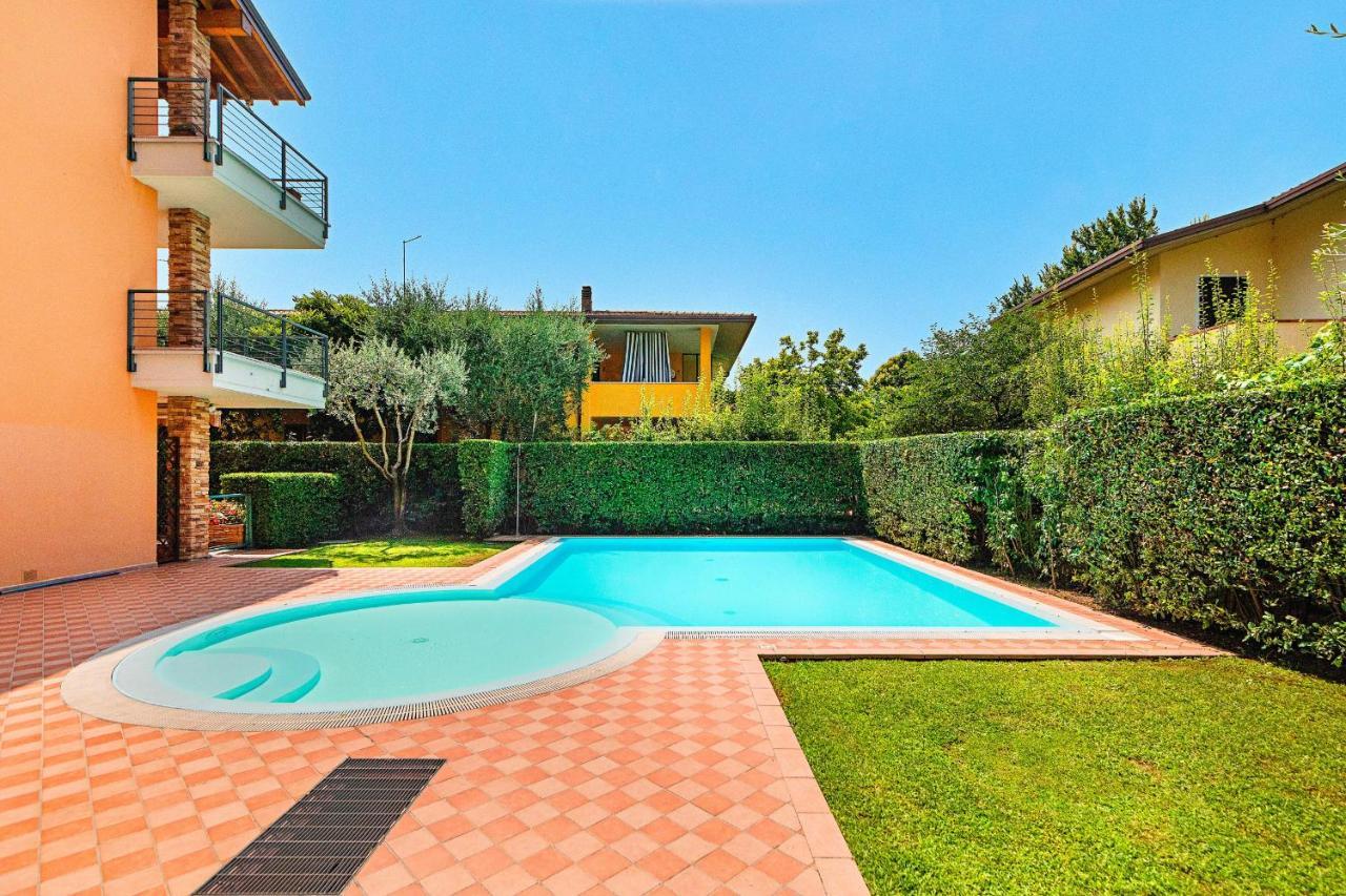 Annamaria 9 Apartment By Wonderful Italy Sirmione Eksteriør bilde